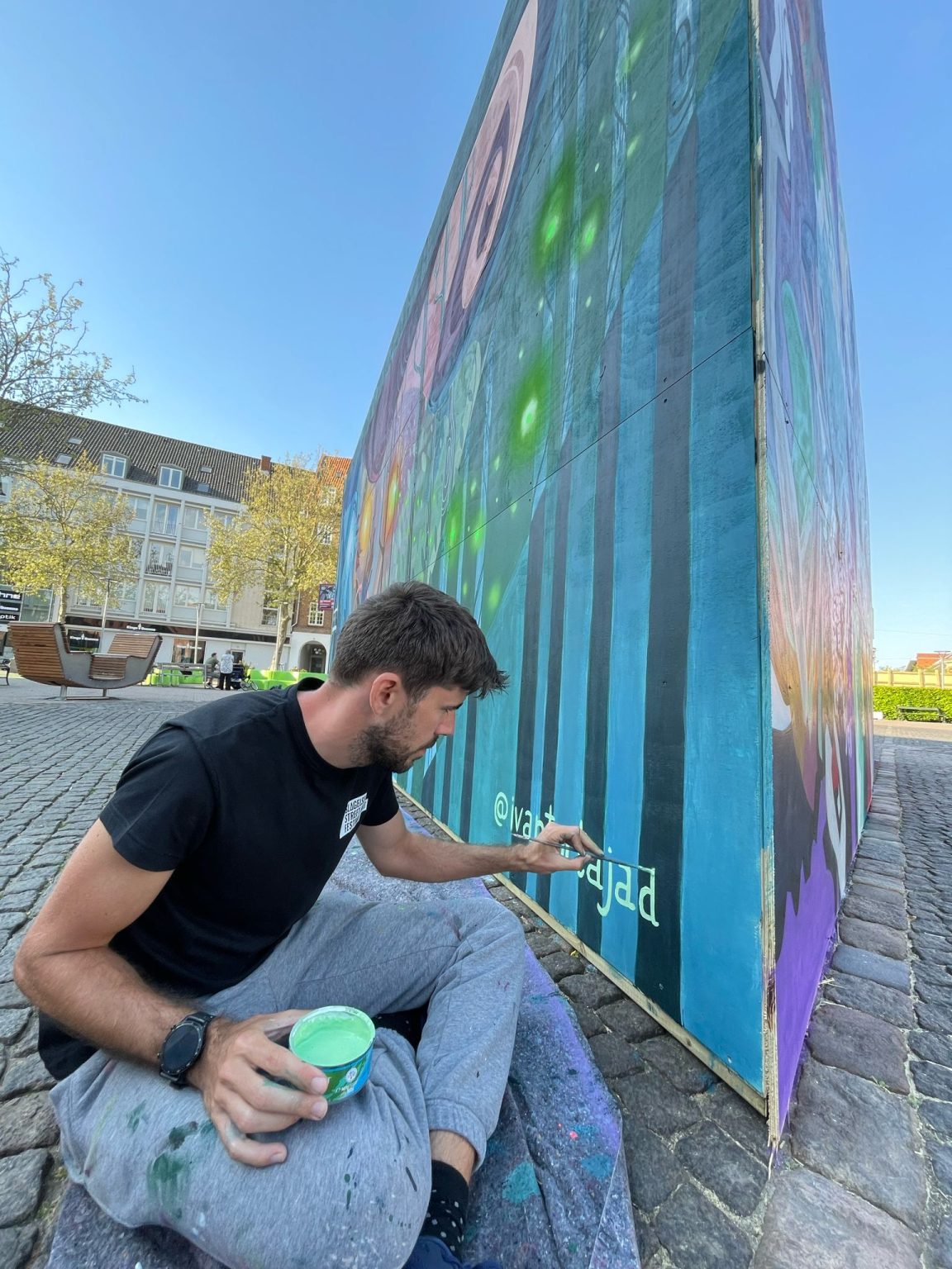 Iván-tortajada-artista-fallero-entrevista-muralismo-tematizaciones-decoraciones-disney-artistas-falleros